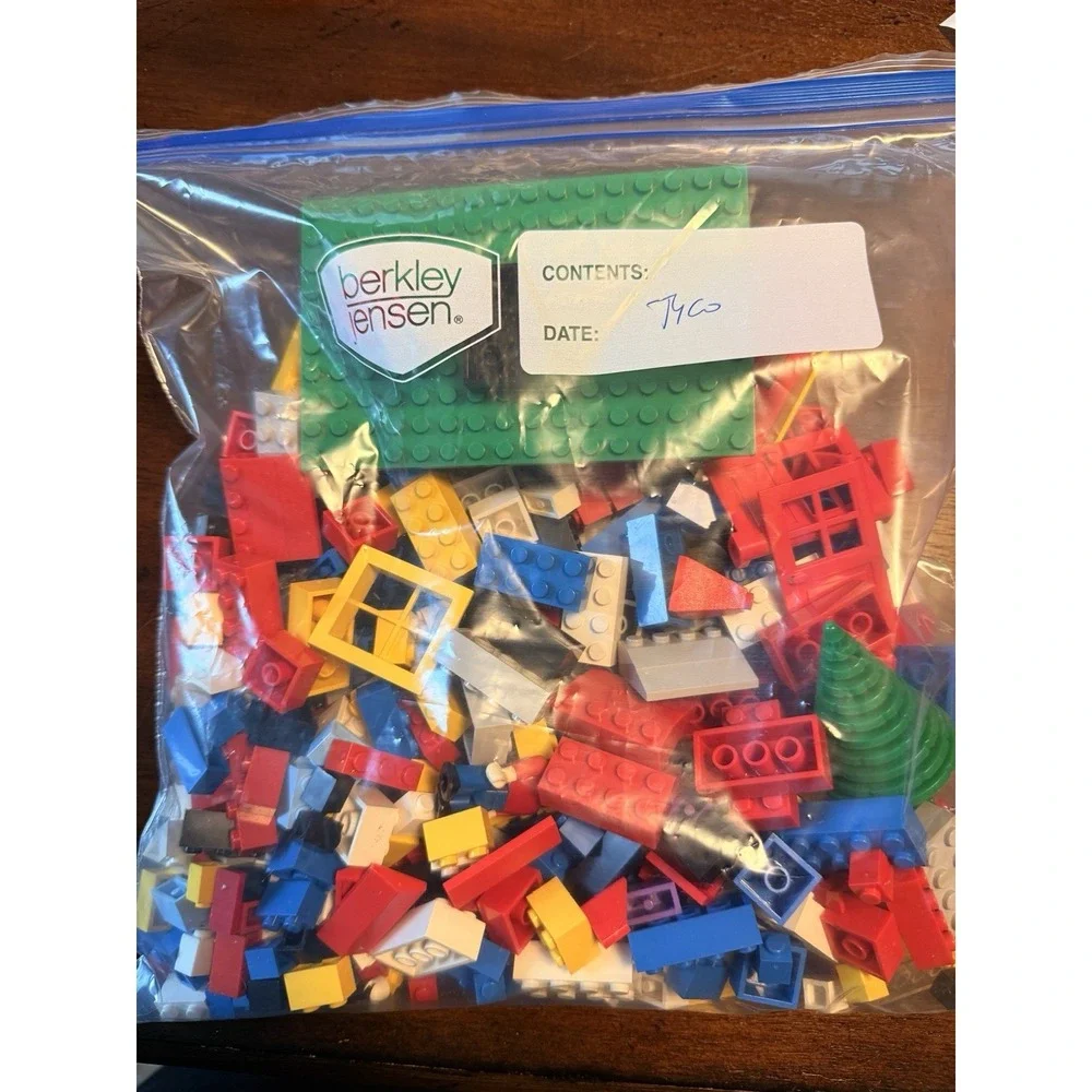 Tyco Super Blocks Mixed Lot of Building Blocks Approx 1.3 Lbs (read Desc)